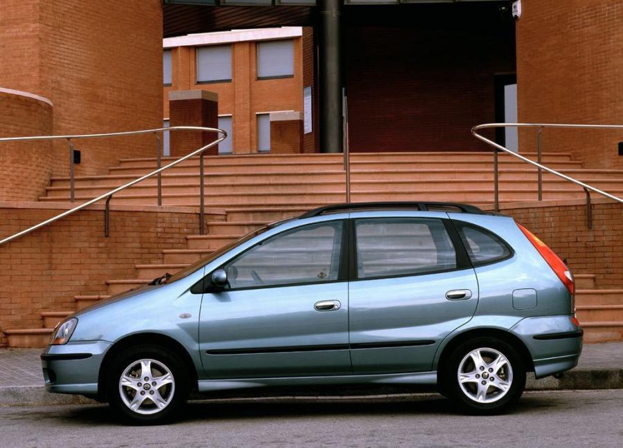  Nissan Almera Tino 2000 года  (фото 18 из 18)